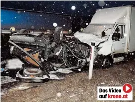  ??  ?? Tödlicher Unfall: In diesem Wrack starb eine Lenkerin ( 29)