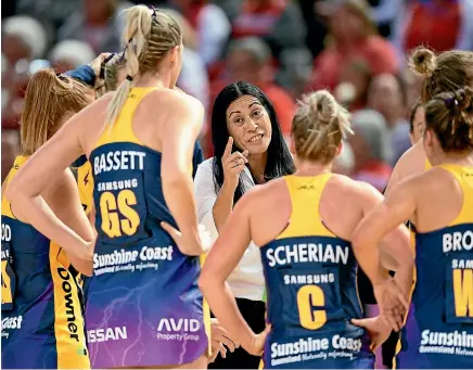  ?? GETTY IMAGES ?? Noeline Taurua, centre, is the clear frontrunne­r to coach the Silver Ferns but outside her, Kiwi options are sparse.