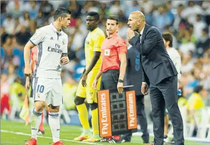  ?? FOTO: SIRVENT ?? James Rodríguez y Zinedine Zidane separan nuevamente sus caminos tras una relación que se fue enfriando curso tras curso