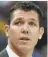  ??  ?? Interim coach Luke Walton tells the team to go for it and try to make NBA history.