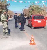  ?? ?? Supervisan carreteras de Guerrero