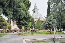  ?? ?? Der südlichste Punkt des Pilgerwegs Cammino Celeste ist die Wallfahrts­kirche Santuario di Barbana auf der Insel Barbana in der Lagune von Grado, der nördlichst­e der Monte Lussari.