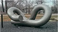  ?? Alex Peterson/CC BY-SA 3.0 ?? There aren’t many bits of rail infrastruc­ture that have been immortalis­ed in sculpture. This homage to the classic Pandrol clip can be found in a public park in Calgary, Canada.