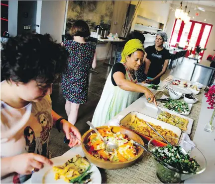  ?? ASHLEY FRASER/OTTAWA CITIZEN ?? Urban Element has launched the Brunch Cookbook Club, where participan­ts prepare a dish from a featured cookbook and take it to the meeting to share, potluck-style. The first gathering featured recipes from Montreal blogger Aimée Wimbush-Bourque.