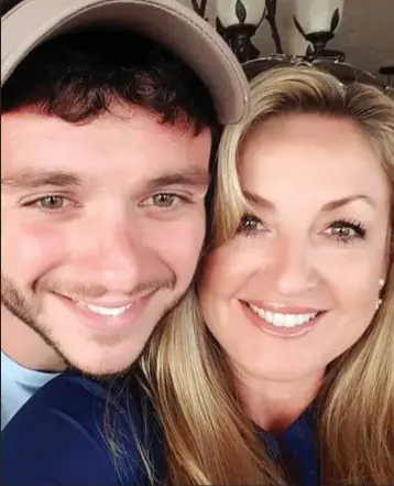  ??  ?? Sonny Melton, 29: Died protecting his wife Heather from the gunfire