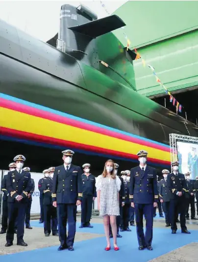  ?? EFE ?? La Princesa de Asturias ejerció ayer de madrina del submarino S-80 en presencia de los Reyes y la Infanta Sofía