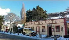  ??  ?? The iconic Cardrona Hotel is a cosy stop during the colder months. It even has its own ghost.