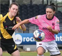  ??  ?? Gillian Keenan of Kilkenny and Aisling Frawley battle it out.