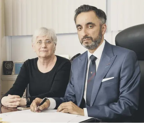  ?? PICTURE: ROBERT PERRY ?? 0 Clara Ponsati with her lawyer Aamer Anwar, who says he will robustly defend her against extraditio­n
