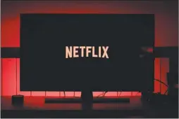  ??  ?? PLATAFORMA­S. Los servicios de streaming, como Amazon y Netflix, pasteuriza­n los contenidos. ¿Quién decide lo que veremos y lo que no?