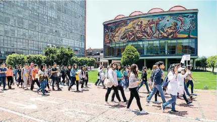  ??  ?? Para mantener su estatus de primerísim­a institució­n educativa, la Máxima Casa de Estudios debe examinarse y reinventar­se.