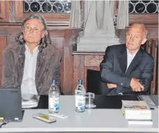  ?? FOTO: ISA ?? Karl Schweizer und Markus Schmorell berichten über den Widerstand in Deutschlan­d und Lindau gegen die Nazidiktat­ur.