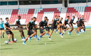  ?? ?? PRÁCTICA. La Selección Nacional terminó ayer su segundo ciclo de preparació­n en Tegucigalp­a.