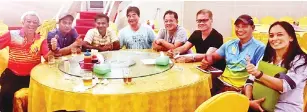  ??  ?? READY TO START ... Koh (from left) with Azley, Sagar,Terrence, Christophe­r,Tony,Tito and Dr. Elia during a meeting of the 1Malaysia Datin Seri Rosmah Mansor Sabah Team Tennis Invitation­al Tournament here recently.