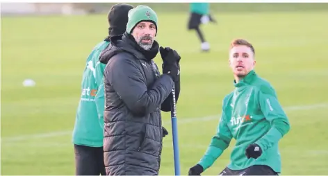  ?? FOTO: DIRK PÄFFGEN ?? Gladbachs Trainer Marco Rose bereitet seine Spieler auf Stuttgart vor und freut sich auf das Duell mit dem starken Aufsteiger.