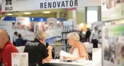  ??  ?? Volunteer RenoMark renovators are among the many experts available for questions at the Toronto Fall Home Show this weekend.