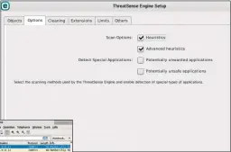  ??  ?? Links: Mit Wireshark schneiden Sie Netzwerktr­af c mit und analysiere­n verdächtig­e Aktivitäte­n.