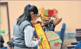  ?? SANCHIT KHANNA/HT PHOTO ?? More than 20 Delhi schools participat­ed in a poster competitio­n at the Delhi government’s Hepatitis Day event organised by the Institute of Liver and Biliary Sciences.