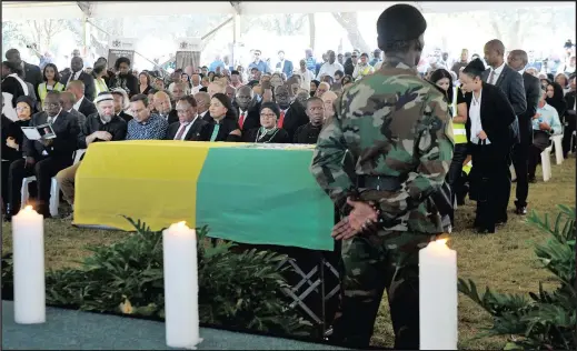  ?? PICTURE: MATTHEWS BALOYI ?? The coffin of struggle veteran Ahmed Kathrada at the Westpark Cemetery in Johannesbu­rg.