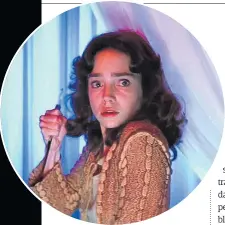  ??  ?? En la foto grande, un fotograma de la actual ‘Suspiria’. En la pequeña, uno de 1977.