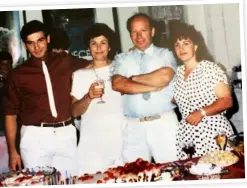  ??  ?? With sister Tania, right, at their parents’ 25th wedding anniversar­y in 1985.