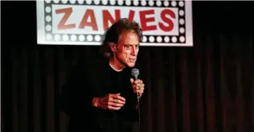  ?? CHRIS SWEDA / CHICAGO TRIBUNE / TNS ?? Richard Lewis performs at Zanies Comedy Club, in Chicago, on Jan. 17, 2018.