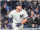  ?? ROBERT DEUTSCH/USA TODAY SPORTS ?? The Yankees’ Aaron Judge hit 52 home runs this season, a major league record for rookies.