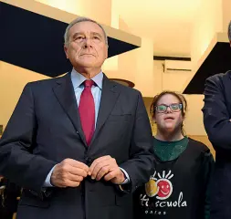  ?? ?? La visita Pietro Grasso durante l’ultimo intervento a Napoli quando ha incontrato anche esponenti dei disabili