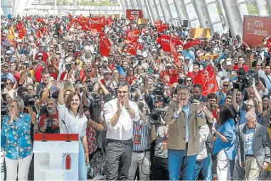  ?? ?? Pedro Sánchez, junto a Ximo Puig y Sandra Gómez.