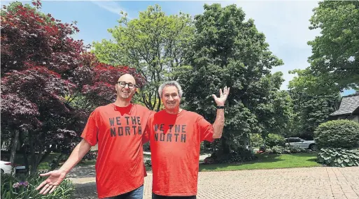  ?? RENÉ JOHNSTON TORONTO STAR ?? Start Detsky and his father, Howard, are proud of the horse chestnut tree (dark green) they “brought to life and nurtured” 40 years ago.