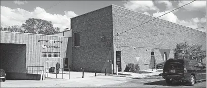  ?? [FRED SQUILLANTE/DISPATCH] ?? A nonprofit, pay-by-income grocery store will replace a shuttered candy factory at 1160 W. Broad St. in Franklinto­n. The Columbus City Council has approved $150,000 to help the Lower Lights Christian Health Center open the store.