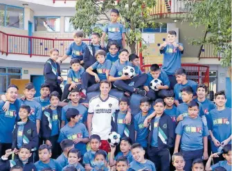  ?? ?? Javier Hernández estuvo de visita en Guadalajar­a.