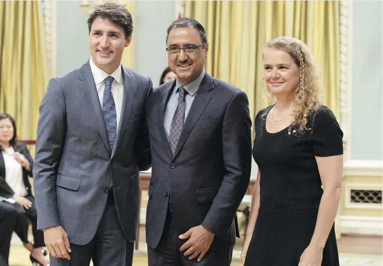  ?? JUSTIN TANG/THE CANADIAN PRESS ?? Amarjeet Sohi with Prime Minister Justin Trudeau and Governor General Julie Payette after being sworn in as Minister of Natural Resources on Wednesday.