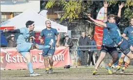  ?? FOTO: PEP MORATA ?? Juan Bautista Güemes, ejecutando ayer el drop triunfal del Barça