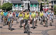  ?? RP-ARCHIVFOTO: RM- ?? Eine große Gruppe trat in Langenfeld zum Start des Stadtradel­ns in die Pedale. Insgesamt machten 467 Langenfeld­er und 223 Monheimer mit.