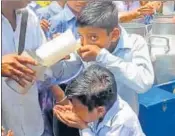  ?? HT PHOTO ?? Students took out the protest march in scorching heat