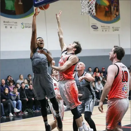  ?? Photo by Liam Ryan ?? Tralee Warriors go close to a basket against Killester in Clontarf on Saturday evening in the Men’s Super League (round 5)