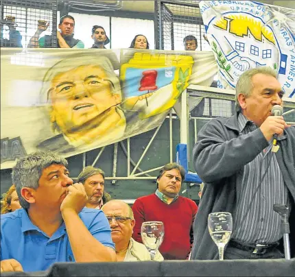  ??  ?? LIDERES. Pablo Moyano se sentó junto a los triunviros Juan Carlos Schmid, Héctor Daer y Carlos Acuña, que