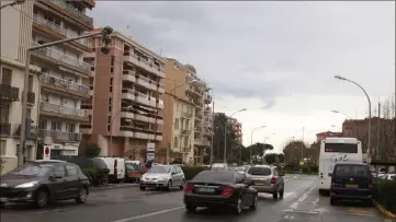  ?? (Photos Archives NM) ?? De la partie basse du Borrigo jusqu’à ses hauteurs, les quelques riverains présents à la réunion de quartier se plaignent de dégradatio­ns, saleté et bruits à répétition.