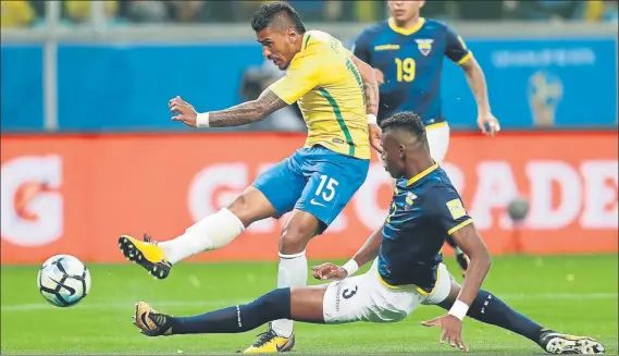  ?? FOTO: EFE ?? Paulinho marcó un gol el jueves ante Ecuador A sus 29 años está respondien­do de forma sensaciona­l a la confianza de Tite, que le recuperó para la selección cuando sustituyó a Dunga