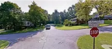  ?? FOTO: SCREENSHOT GOOGLE STREET VIEW, JULI 2015, ?? Der Dusseldorf Drive führt durch einen grünen Vorort von Evansville, einer Großstadt im östlichen Bundesstaa­t Indiana.