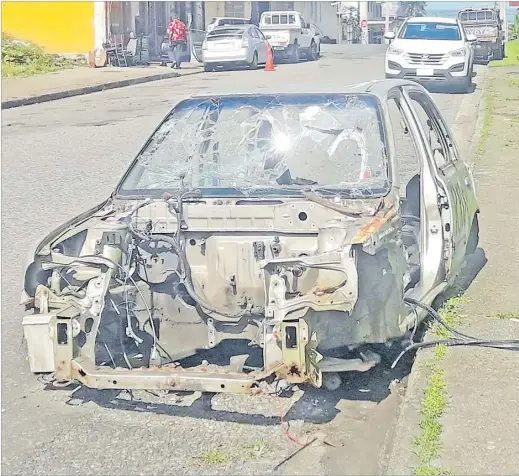  ?? Picture: SUPPLIED ?? An abandoned car on Moala St, Samabula in Suva.