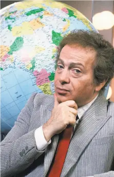  ?? Carlos Rene Perez / Associated Press 1987 ?? Jackie Mason starred in his own Broadway show in 1987. Mason died Saturday after a long, storied comedy career.