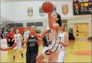  ?? SAM STEWART - DIGITAL FIRST MEDIA ?? Boyertown’s Alli Marcus goes in for a layup during the first quarter.