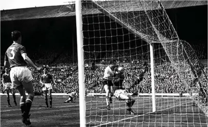  ??  ?? The controvers­ial 1958 goal, with keeper Harry Gregg