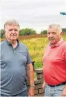  ??  ?? Joe Purves, left, and James Somerville are Lochgelly residents affected by the noise and light pollution from the latest Mossmorran plant failure.