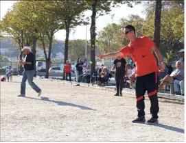  ?? (Photo LB ?? Plus de  personnes étaient au rendez-vous niçois hier au boulodrome Henri Bernard.