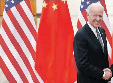  ??  ?? Bereit zum Handschlag? Der 46. US-Präsident, Joe Biden, und Chinas Präsident, Xi Jinping – hier auf einem Archivbild aus dem Jahr 2013. Biden war damals Vizepräsid­ent unter Barack Obama.