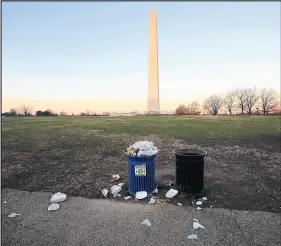  ?? MARK WILSON/GETTY IMAGES ?? Trash builds up along the National Mall on Dec. 23 as trash collectors are off work during a partial shutdown of the federal government.