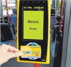  ?? FOTO: HB ?? An solchen Terminals können sich Fahrgäste im Verkehrsve­rbund Bodo an- und abmelden. 8844 E- Cards wurden bereits ausgegeben.